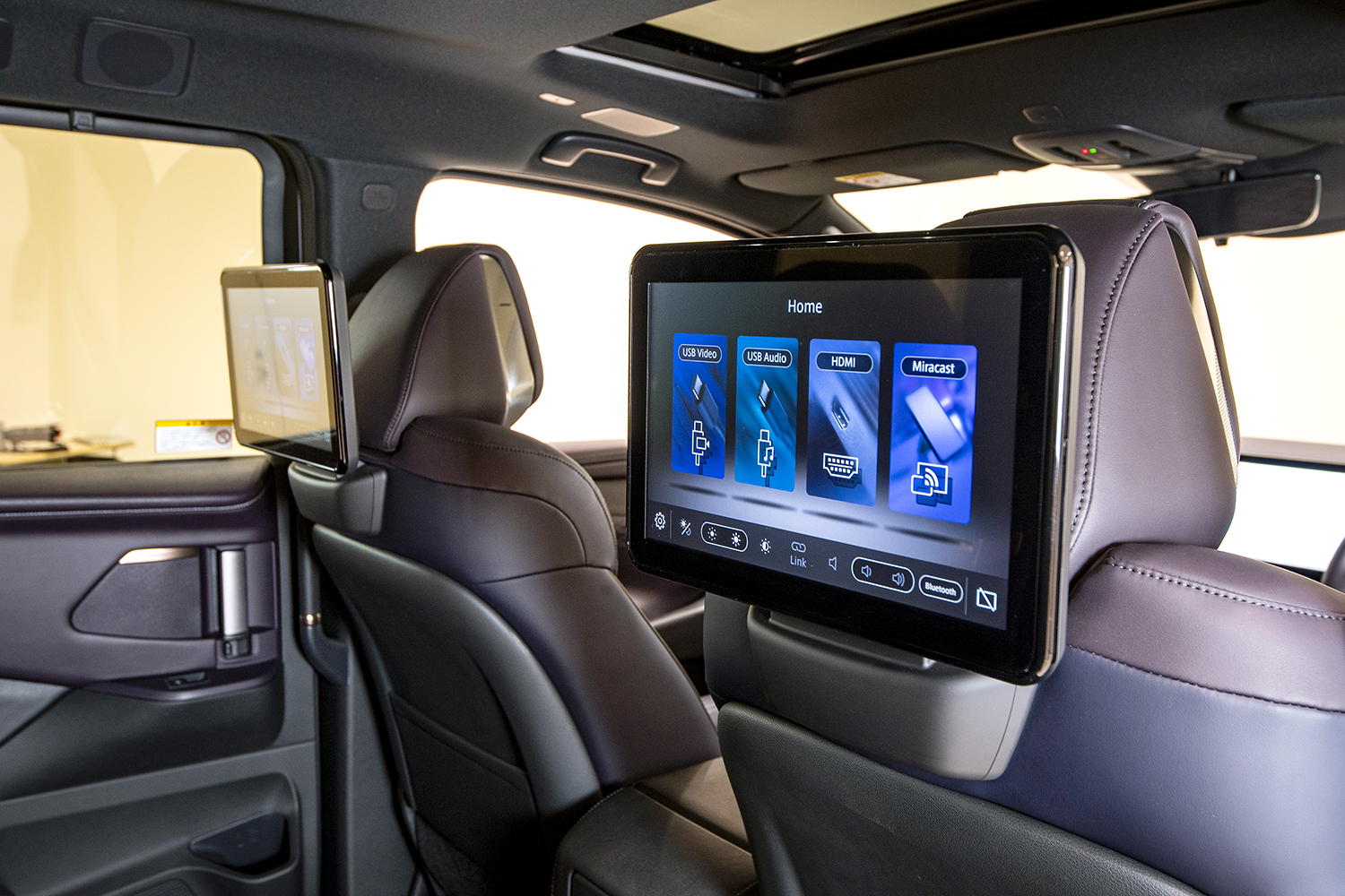 ジャパンモビリティーショー2025で新型日産エルグランドが公開 〜 画像16