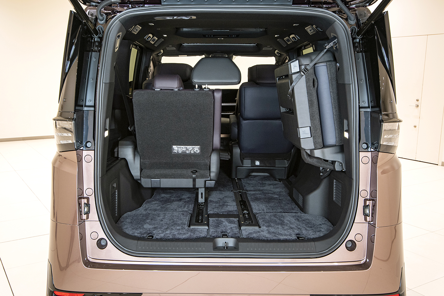 ジャパンモビリティーショー2025で新型日産エルグランドが公開 〜 画像20