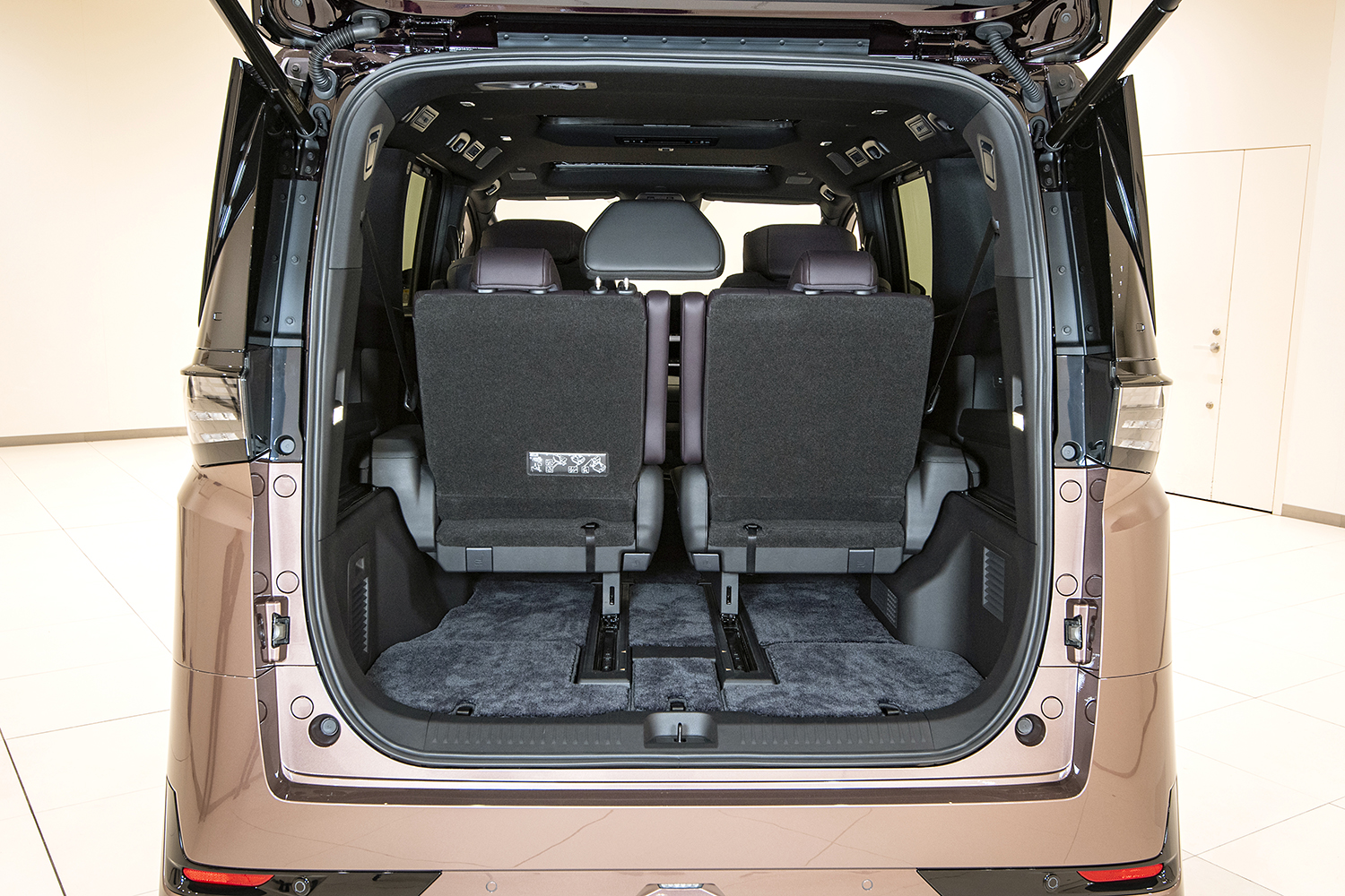 ジャパンモビリティーショー2025で新型日産エルグランドが公開 〜 画像21