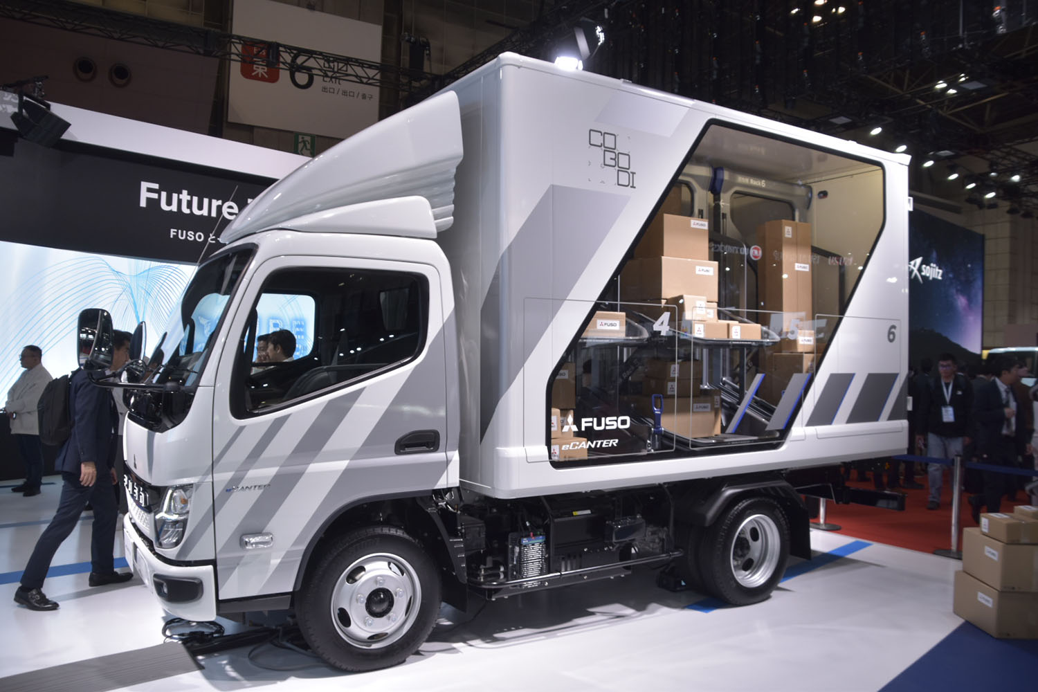 ジャパンモビリティショーの三菱ふそうブース 〜 画像3