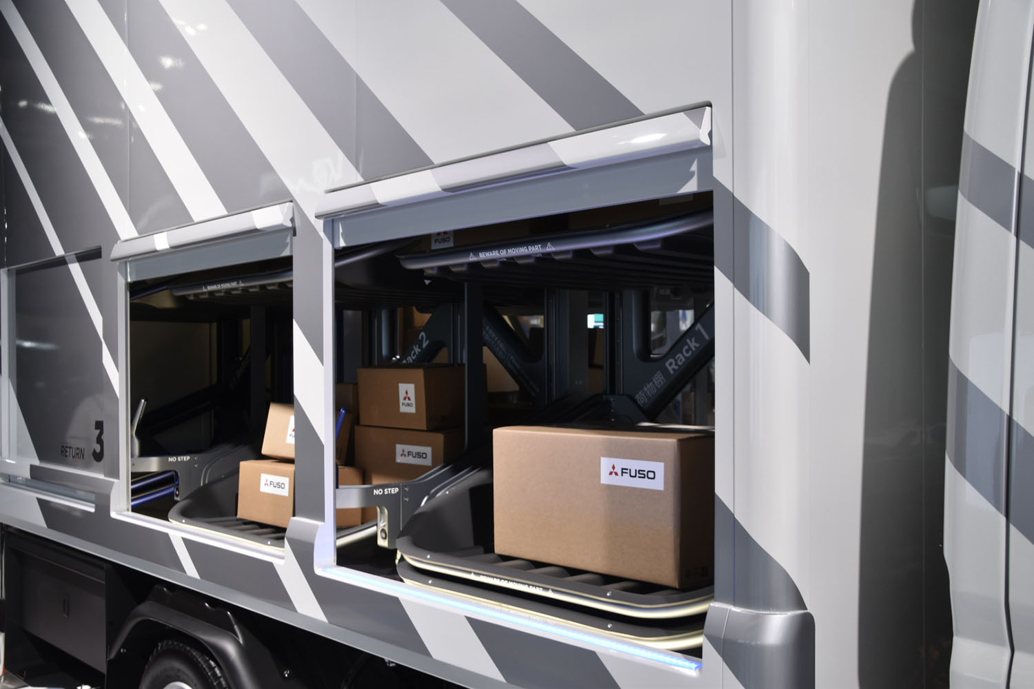 ジャパンモビリティショーの三菱ふそうブース 〜 画像5