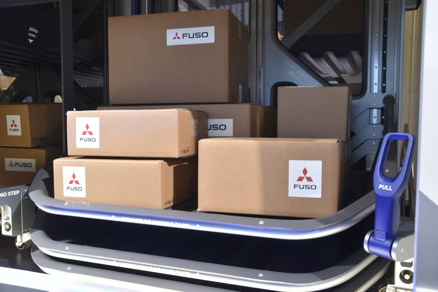 ジャパンモビリティショーの三菱ふそうブース 〜 画像6