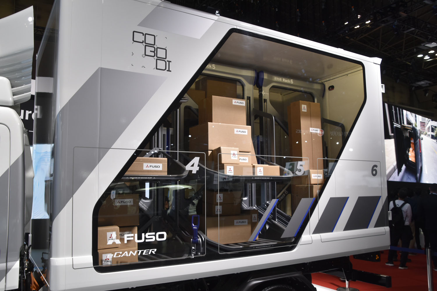 ジャパンモビリティショーの三菱ふそうブース 〜 画像8
