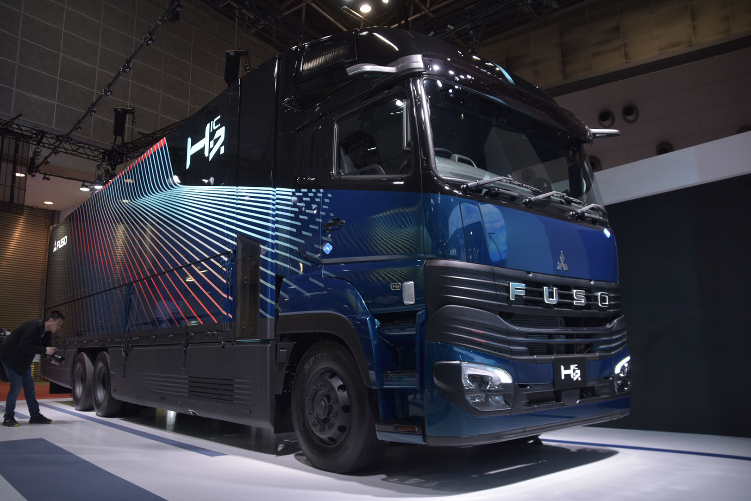 三菱ふそう H2ICのフロントスタイリング