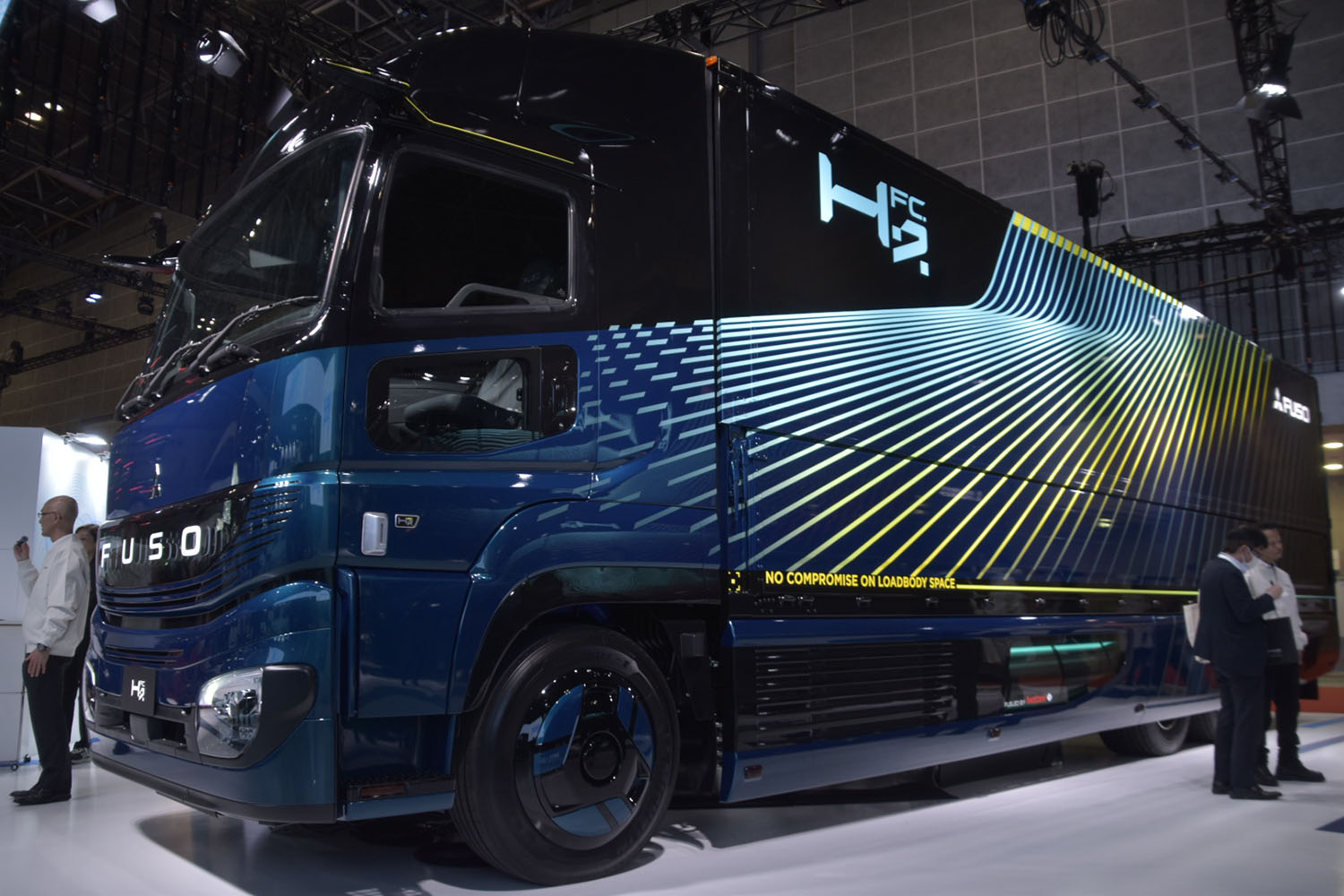 三菱ふそう H2FCのフロントスタイリング