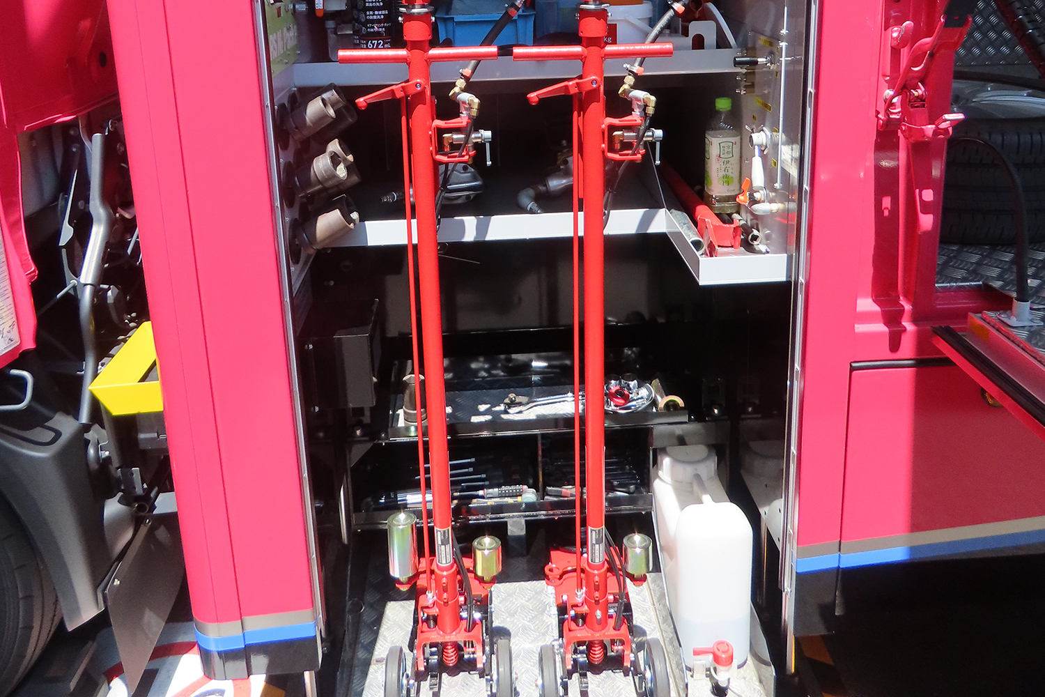 トラックのタイヤがパンクしたときのために「出張タイヤ交換」なるサービスが存在した 〜 画像2