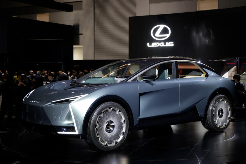 3輪・6輪・そしてクーペ! 固定観念をぶっとばした「未来のLS」3台が自由すぎて目から鱗!!【ジャパンモビリティショー2025】