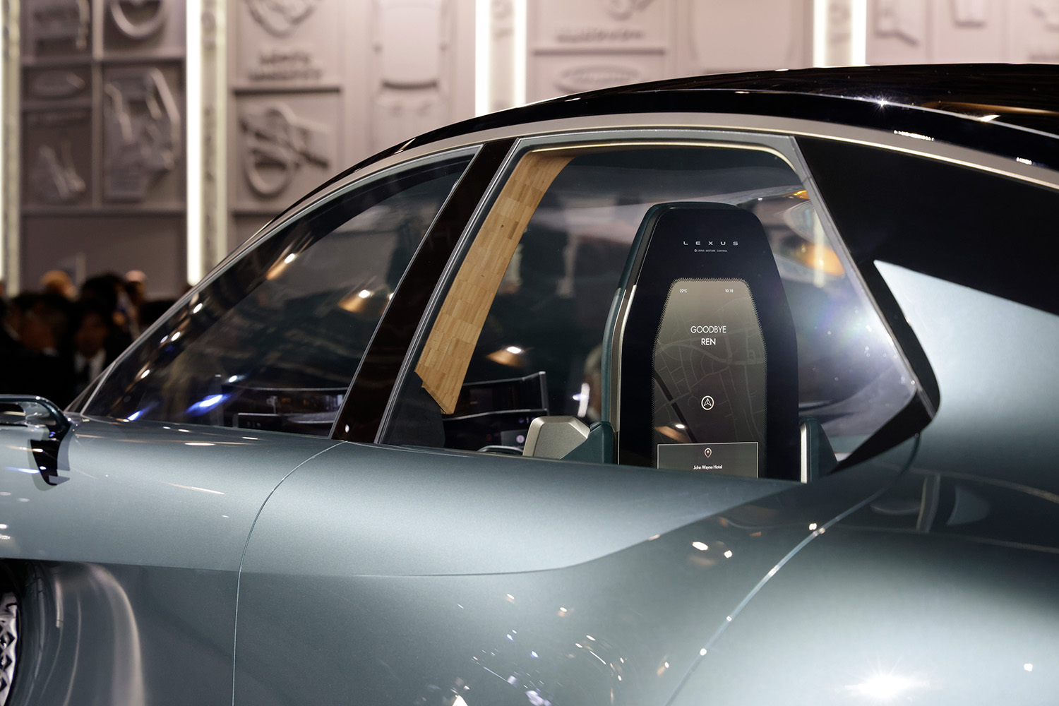 ドローン搭載の「LSクーペコンセプト」と１人乗り３輪車「LSマイクロコンセプト」が驚きの連続だった 〜 画像11