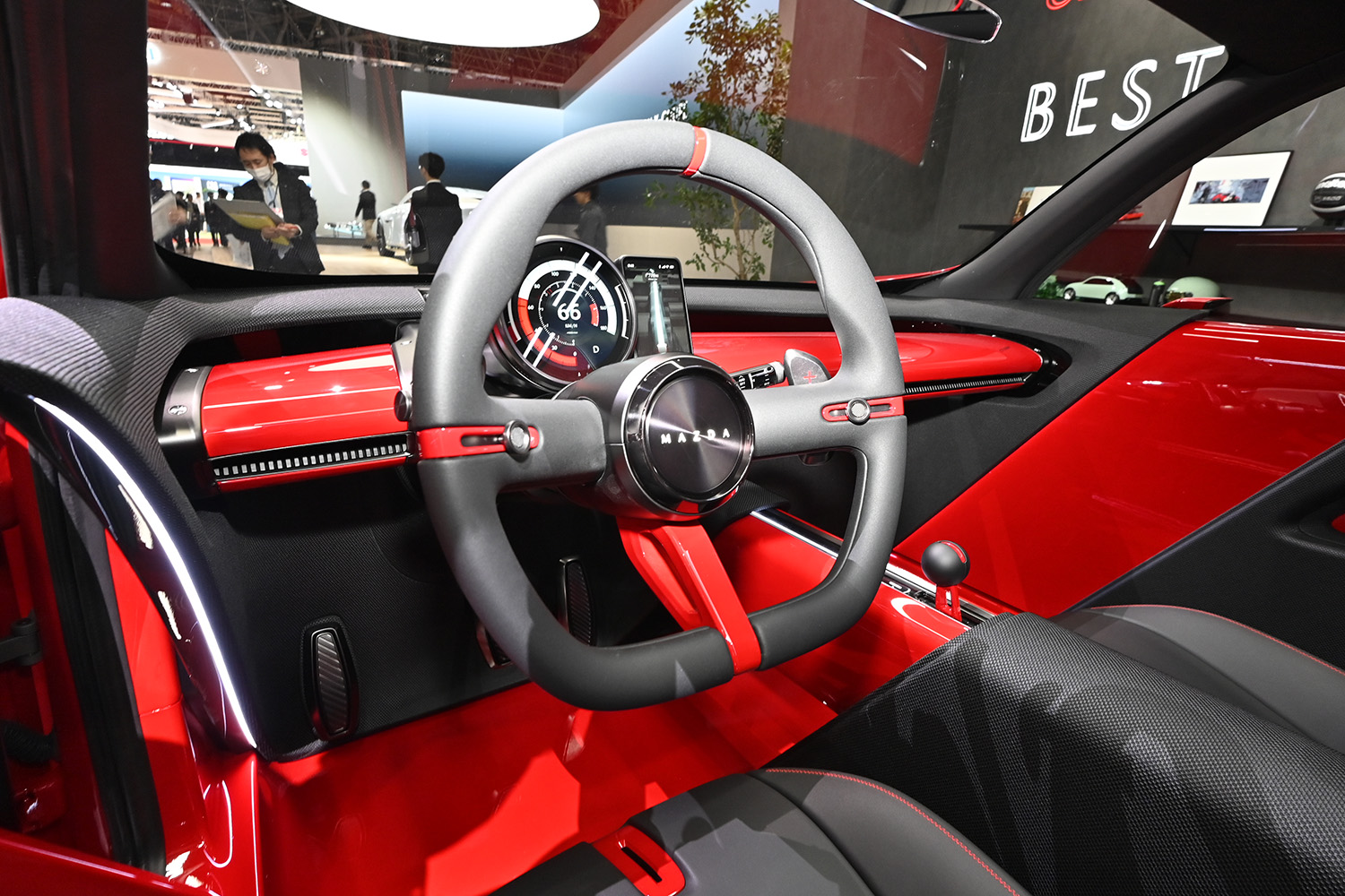 デジタル化された人の感覚とクルマをAIが結ぶ⁉︎ 未来の若者は「マツダビジョン クロスコンパクト」でクルマとの絆をより深められるのか?【ジャパンモビリティショー2025】 〜 画像17