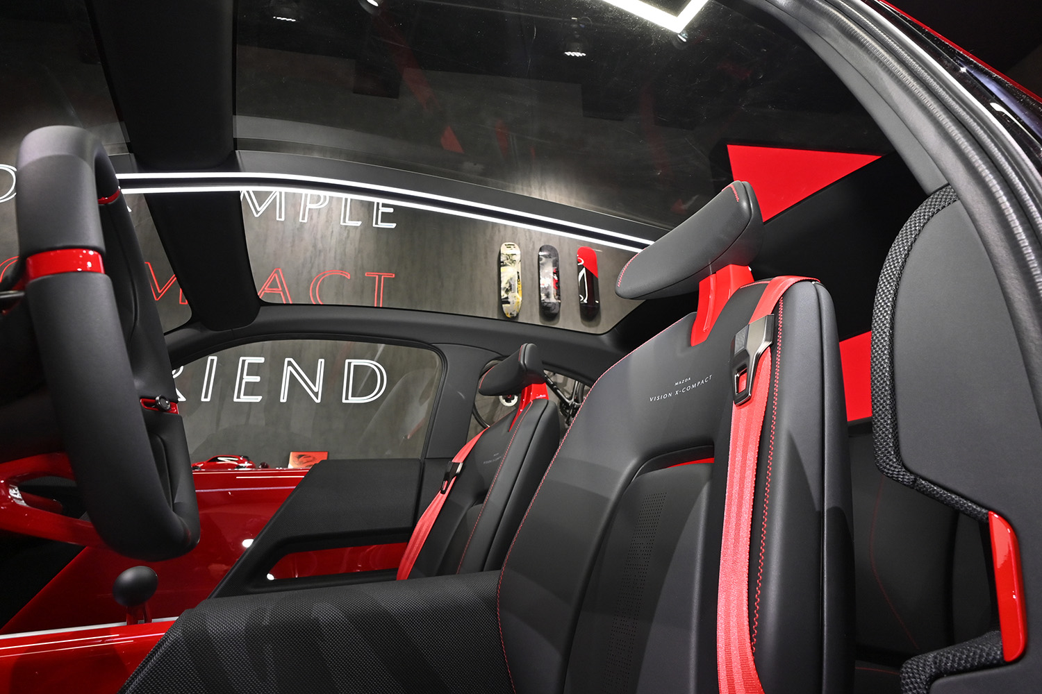 デジタル化された人の感覚とクルマをAIが結ぶ⁉︎ 未来の若者は「マツダビジョン クロスコンパクト」でクルマとの絆をより深められるのか?【ジャパンモビリティショー2025】 〜 画像8