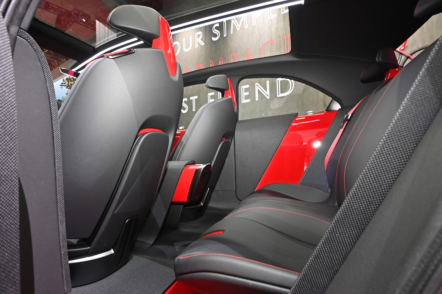 デジタル化された人の感覚とクルマをAIが結ぶ⁉︎ 未来の若者は「マツダビジョン クロスコンパクト」でクルマとの絆をより深められるのか?【ジャパンモビリティショー2025】 〜 画像9