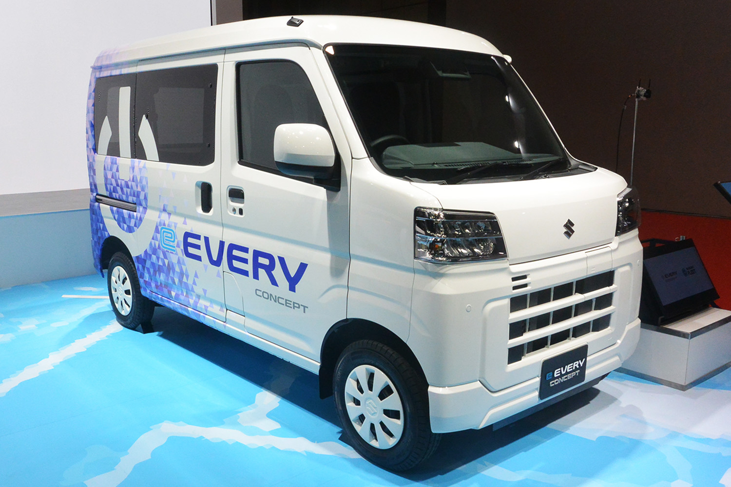 「eエブリイ・コンセプト」のフロントスタイリング