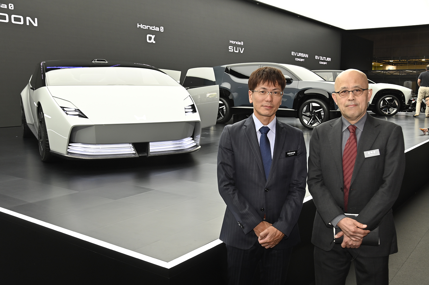 左からLPLの小只輝将氏、チーフデザイナーの古仲 学氏