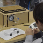 【画像】クルマ好きキッズはいの一番にブースへGO！　国産メーカーが集う「Out of KidZania」がほかじゃ体験できない内容だらけだった【ジャパンモビリティショー2025】 〜 画像1