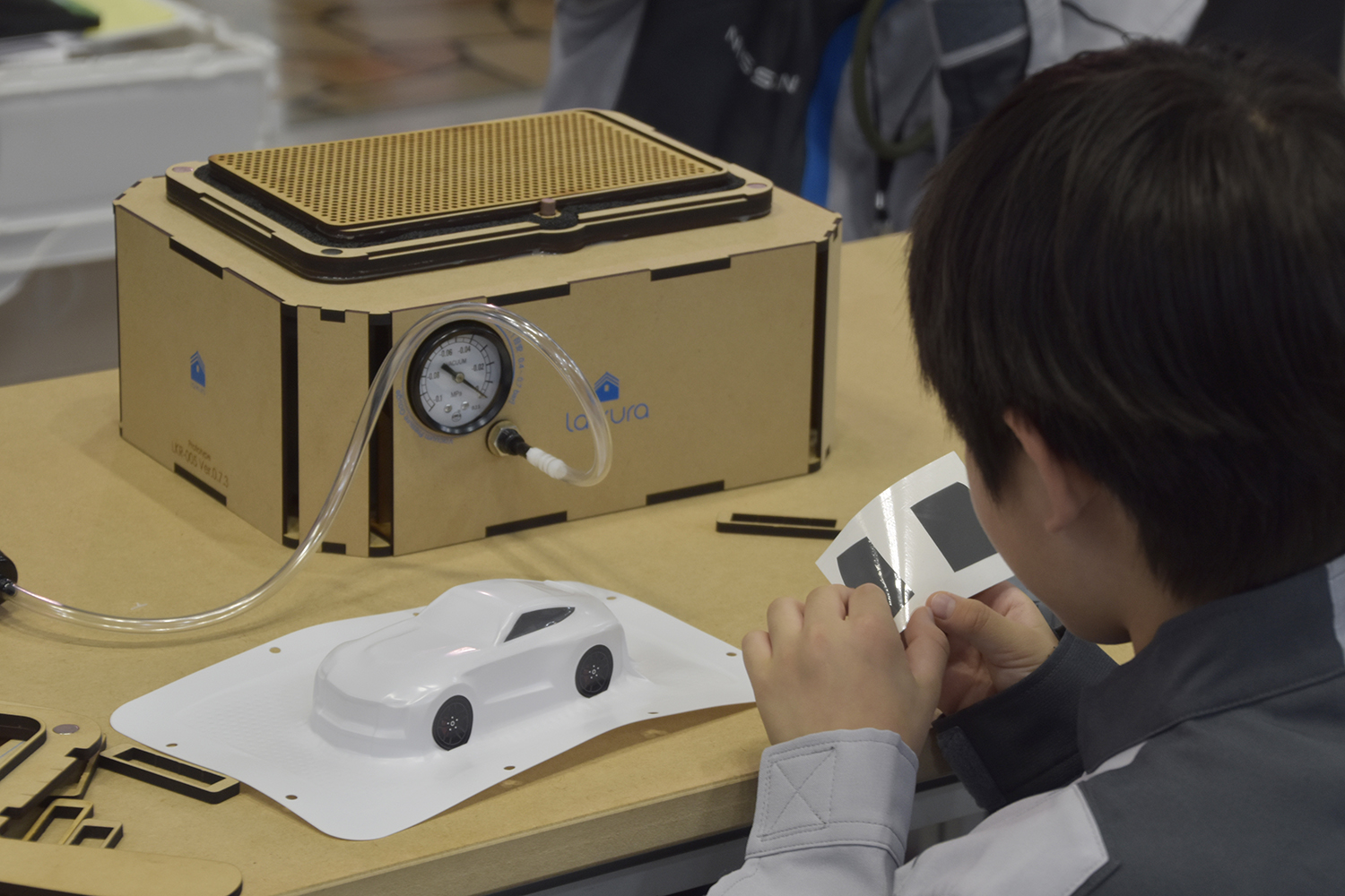 日産のボディ成型の仕事