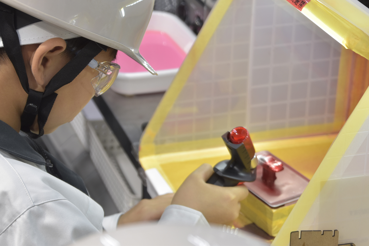 マツダの砂型鋳造・磨き・塗装職人の仕事