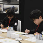 【画像】クルマ好きキッズはいの一番にブースへGO！　国産メーカーが集う「Out of KidZania」がほかじゃ体験できない内容だらけだった【ジャパンモビリティショー2025】 〜 画像18