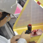 【画像】クルマ好きキッズはいの一番にブースへGO！　国産メーカーが集う「Out of KidZania」がほかじゃ体験できない内容だらけだった【ジャパンモビリティショー2025】 〜 画像25