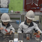 【画像】クルマ好きキッズはいの一番にブースへGO！　国産メーカーが集う「Out of KidZania」がほかじゃ体験できない内容だらけだった【ジャパンモビリティショー2025】 〜 画像28