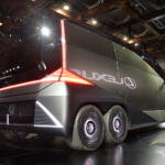 【画像】「込めた提案は100%実現したいと思ってます」　衝撃のレクサスLSコンセプト「６輪ミニバン・ショーファー」は市販する気マンマンだった【ジャパンモビリティショー2025】 〜 画像8