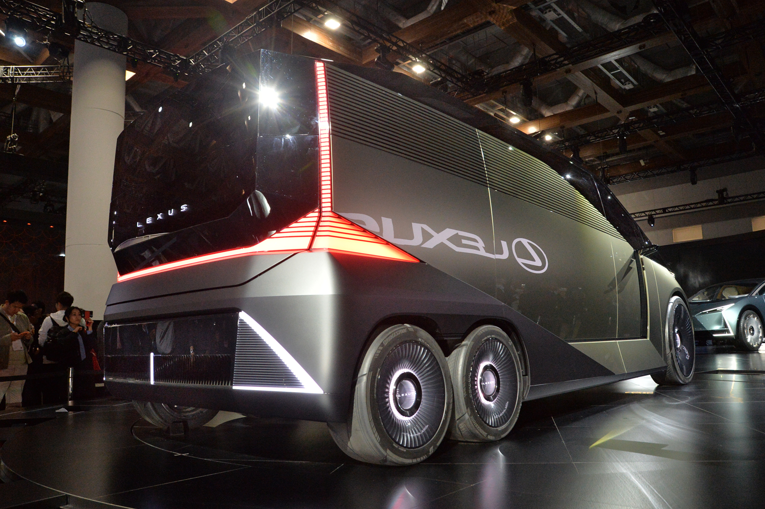 レクサスLSコンセプトのリヤスタイリング 〜 画像8