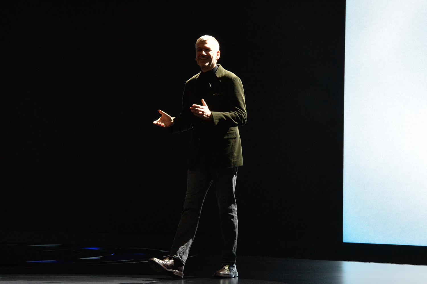 プレゼンを行うサイモン・ハンフリーズ氏