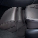 【画像】思ったほど快適じゃない……は間違った使い方が原因！　意外と知らないクルマの「オットマン」の正解とは 〜 画像1