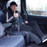 思ったほど快適じゃない……は間違った使い方が原因！　意外と知らないクルマの「オットマン」の正解とは