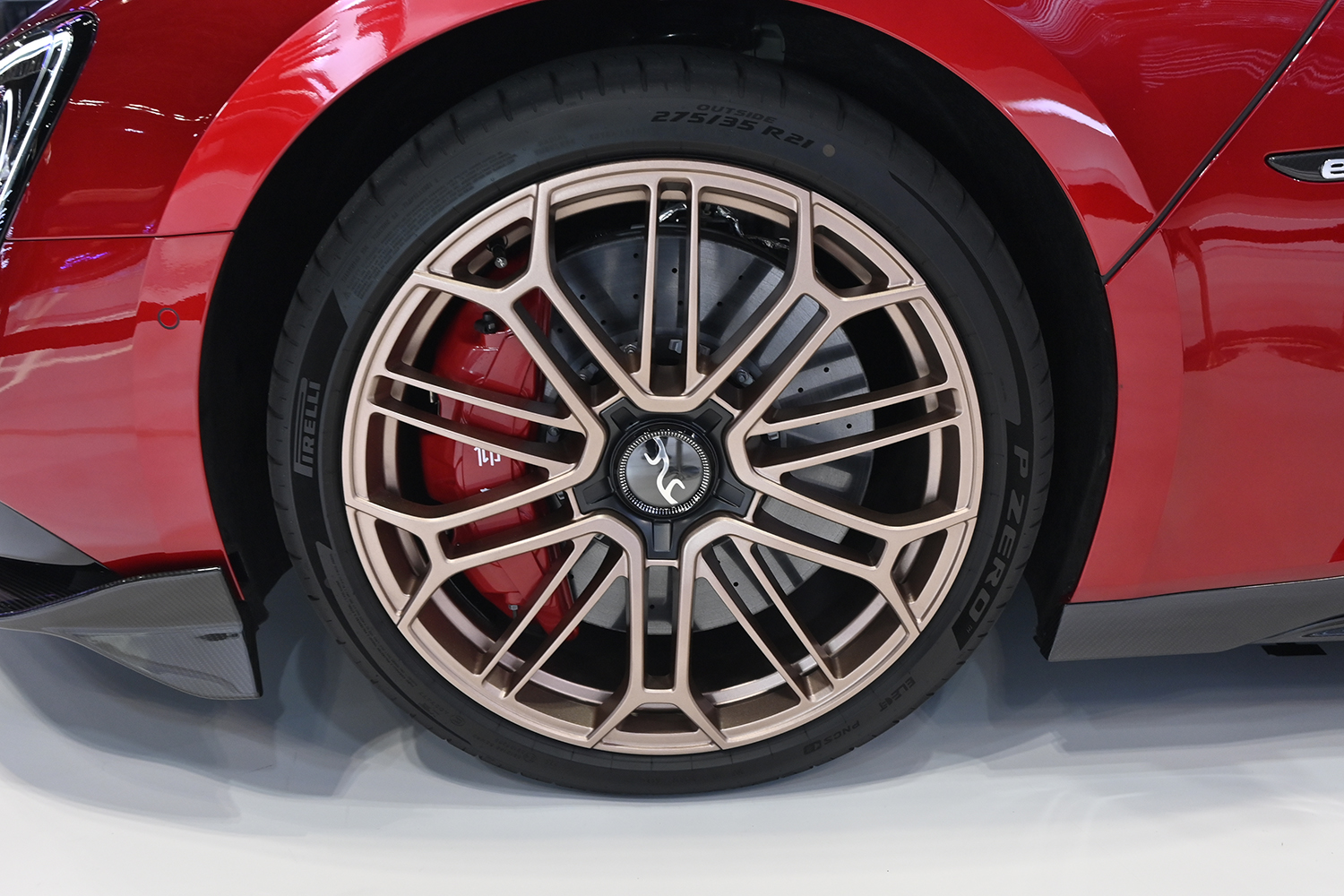 BYDヤンワンU9のホイールまわり