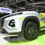フレックス・フューエル・フロンクスはガソリンでも混合燃料でも走る! インド発のスズキの挑戦はカーボンニュートラル時代の新しい選択肢だった【ジャパンモビリティショー2025】