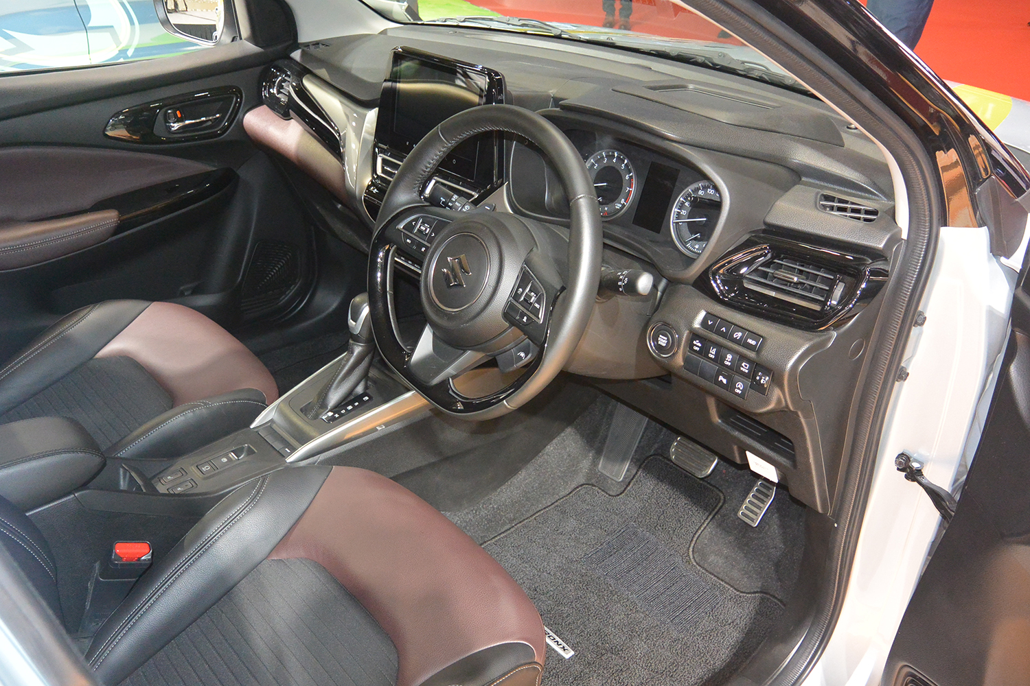 フロンクス・フレックスフューエルのインテリア 〜 画像2