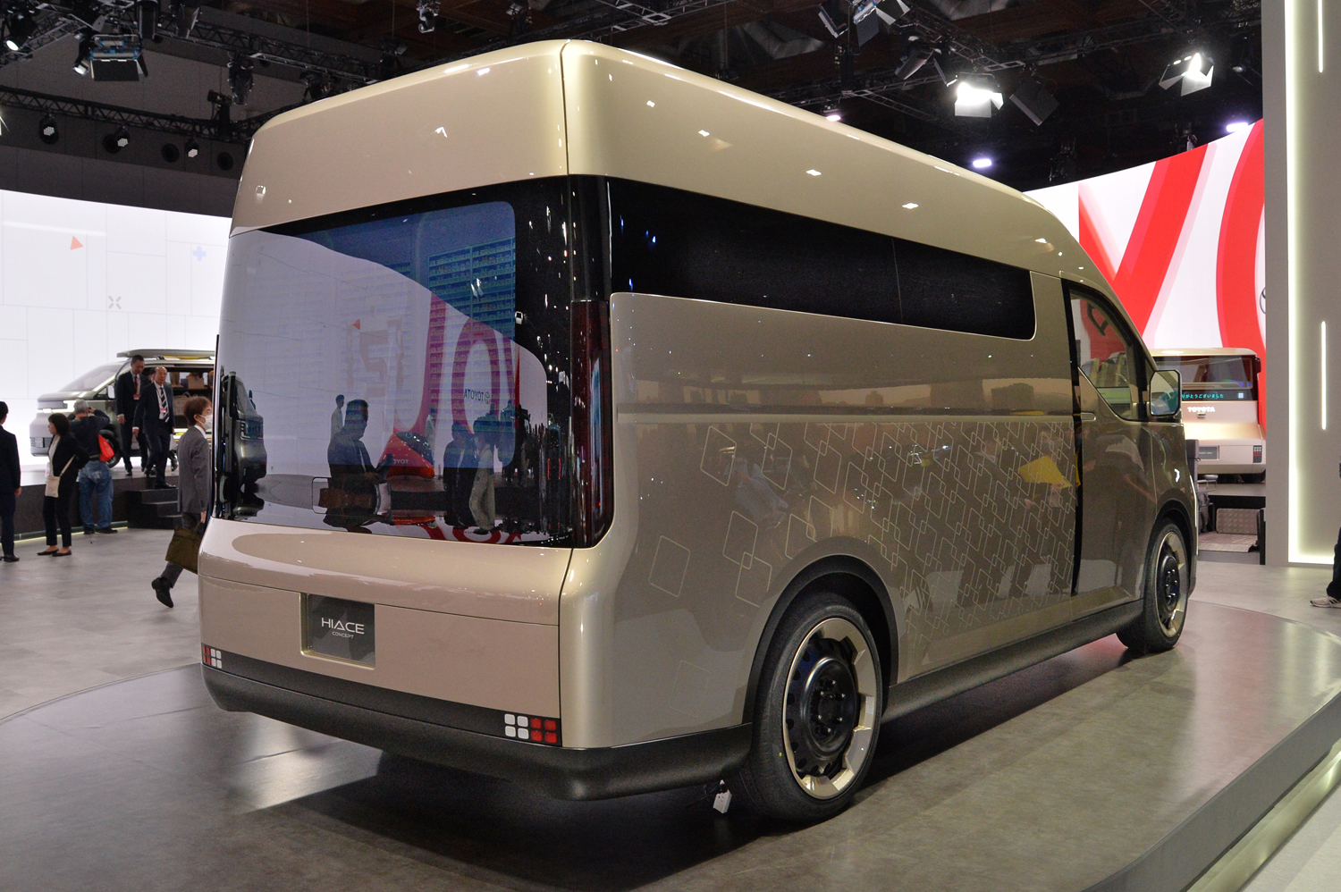 トヨタ・ハイエースコンセプトのリヤスタイリング