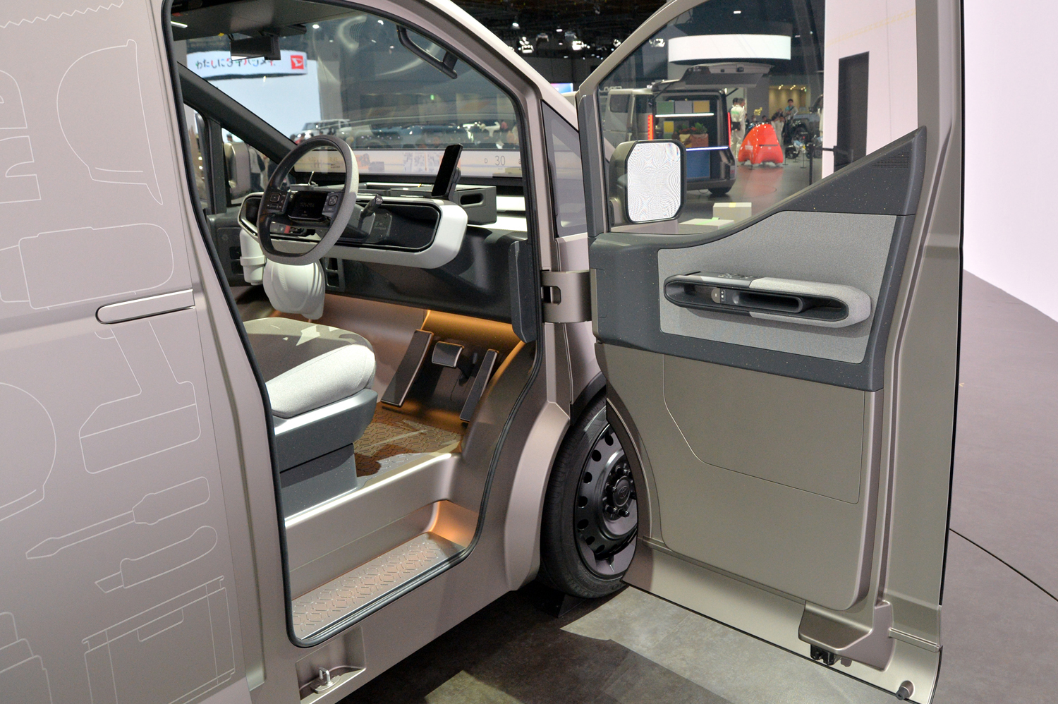 ジャパンモビリティショー2025でトヨタがハイエース・コンセプトを公開 〜 画像12