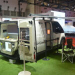 【画像】韓国からの第2の刺客「KIA」は商用車で日本上陸! マルチに使えて先進技術も詰め込んだ着せ替えバン「PV5」には期待しかない【ジャパンモビリティショー2025】 〜 画像19