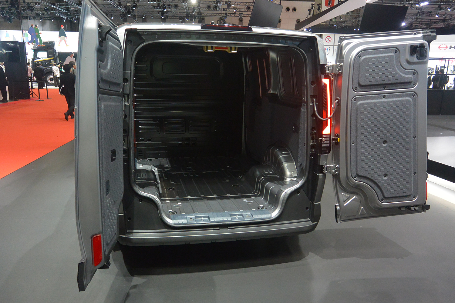 ジャパンモビリティショー2025に起亜が商用車「PV5」を出展 〜 画像5