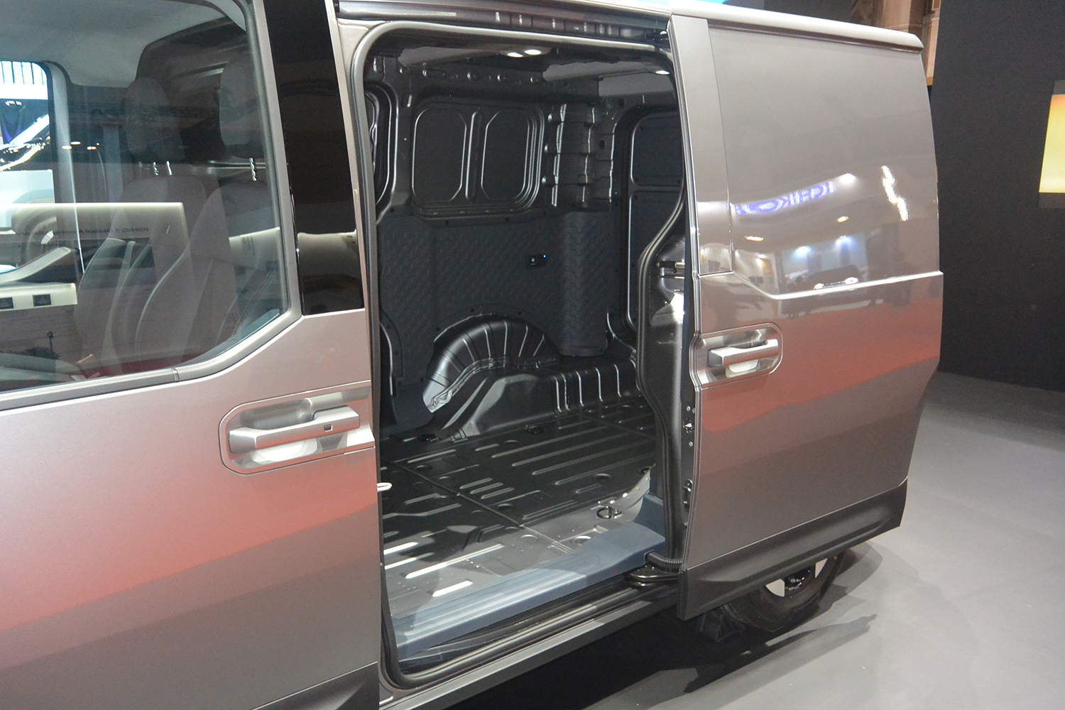 ジャパンモビリティショー2025に起亜が商用車「PV5」を出展 〜 画像6