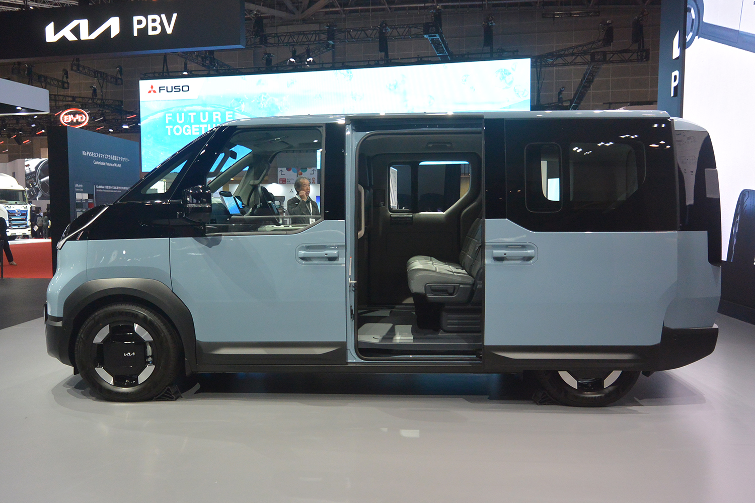 起亜PV5のサイドビュー