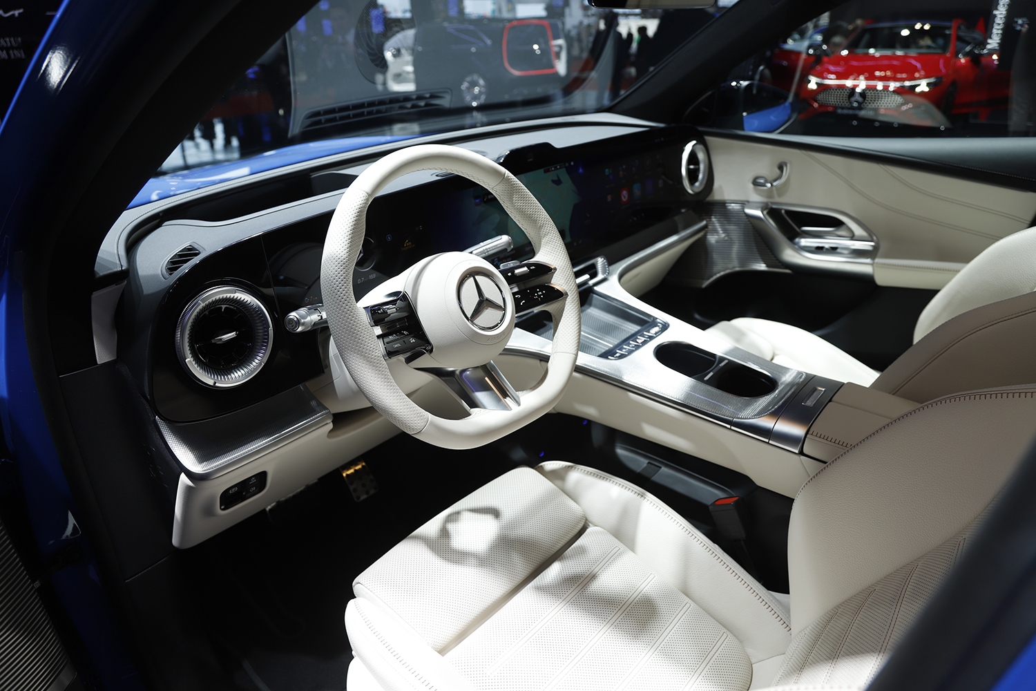 メルセデス・ベンツが新型GLCを日本初披露 〜 画像9