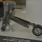 【画像】世界的塗装機器メーカーによる自動車アフターサービス専門店には最新設備と超一流技術が揃ってた！　アネスト岩田のクラフトマンシップを一般ユーザーも体験できる「オートテックベース湘南」がオープン 〜 画像1