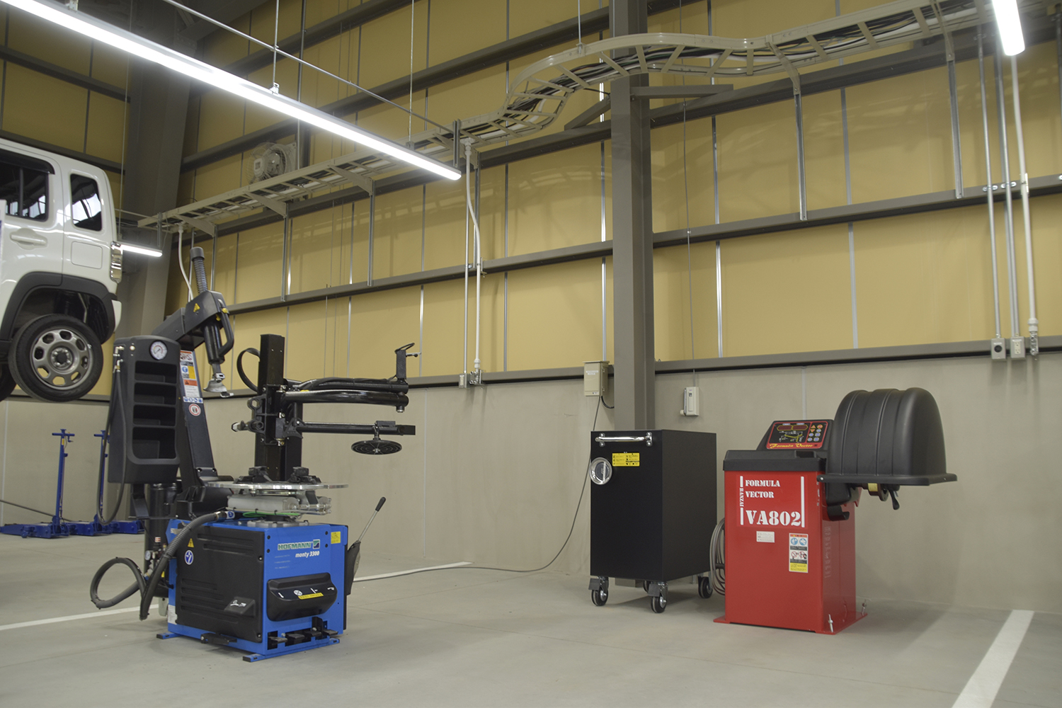 オートテックベース湘南に備わる設備類