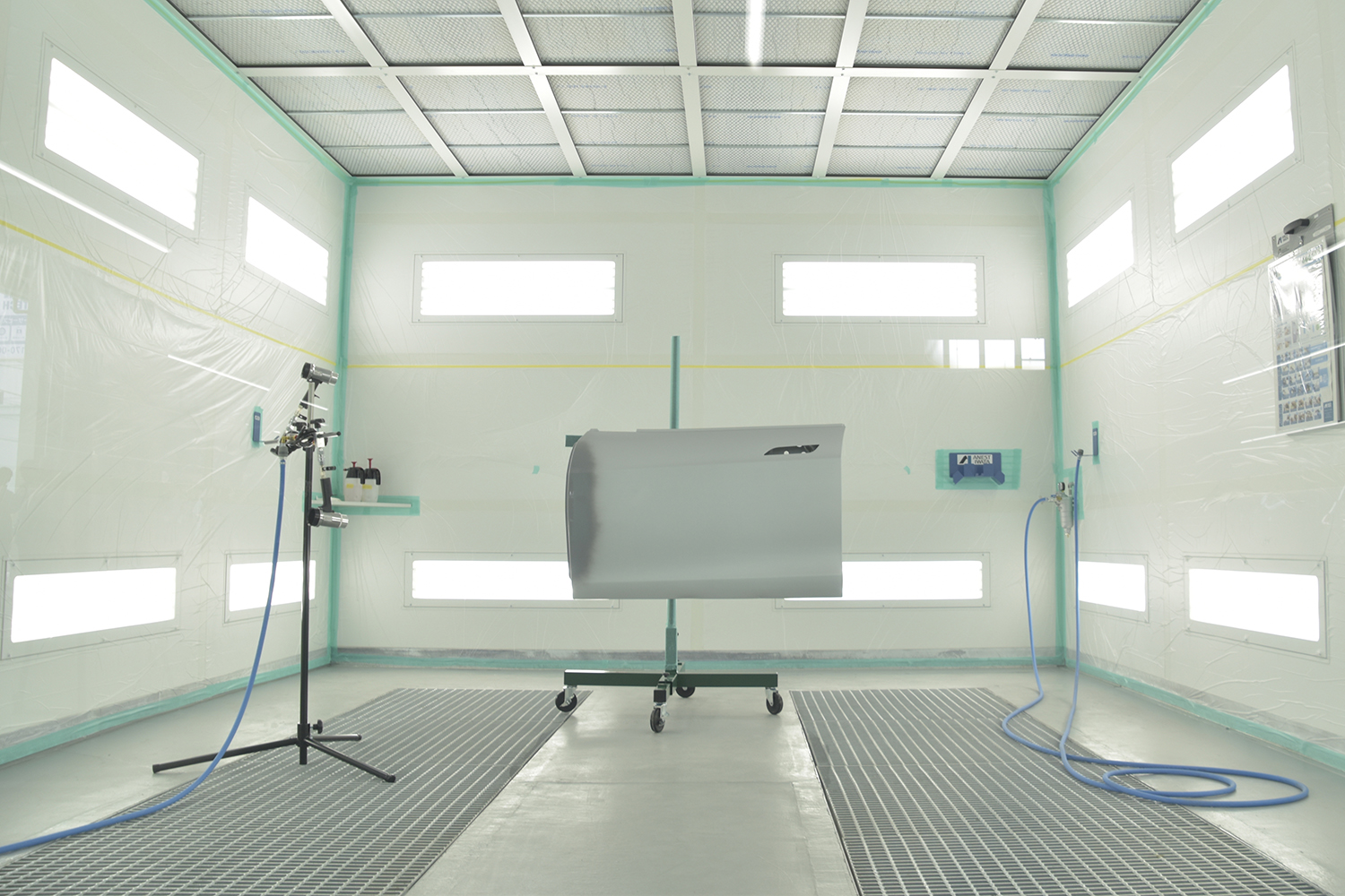 塗装機器メーカー・アネスト岩田が「オートテックベース湘南」をオープン 〜 画像18