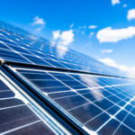 「山が光って前が見えない!!」と思ったらメガソーラー！　運転に危険を及ぼす「光害」ってアリなの？