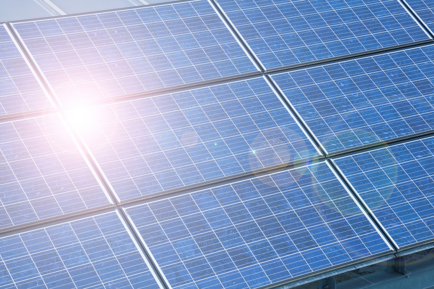 ソーラーパネルの反射のイメージ