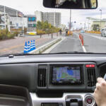 「目的地周辺です」ってこの先が知りたいのよ！　昔のカーナビが目的地近くで案内を終了していた謎!!