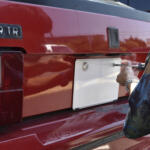 自分でやったら……１週間分の昼飯代浮くじゃん！　若手編集部員が買ったクルマの名義変更に挑戦してみた