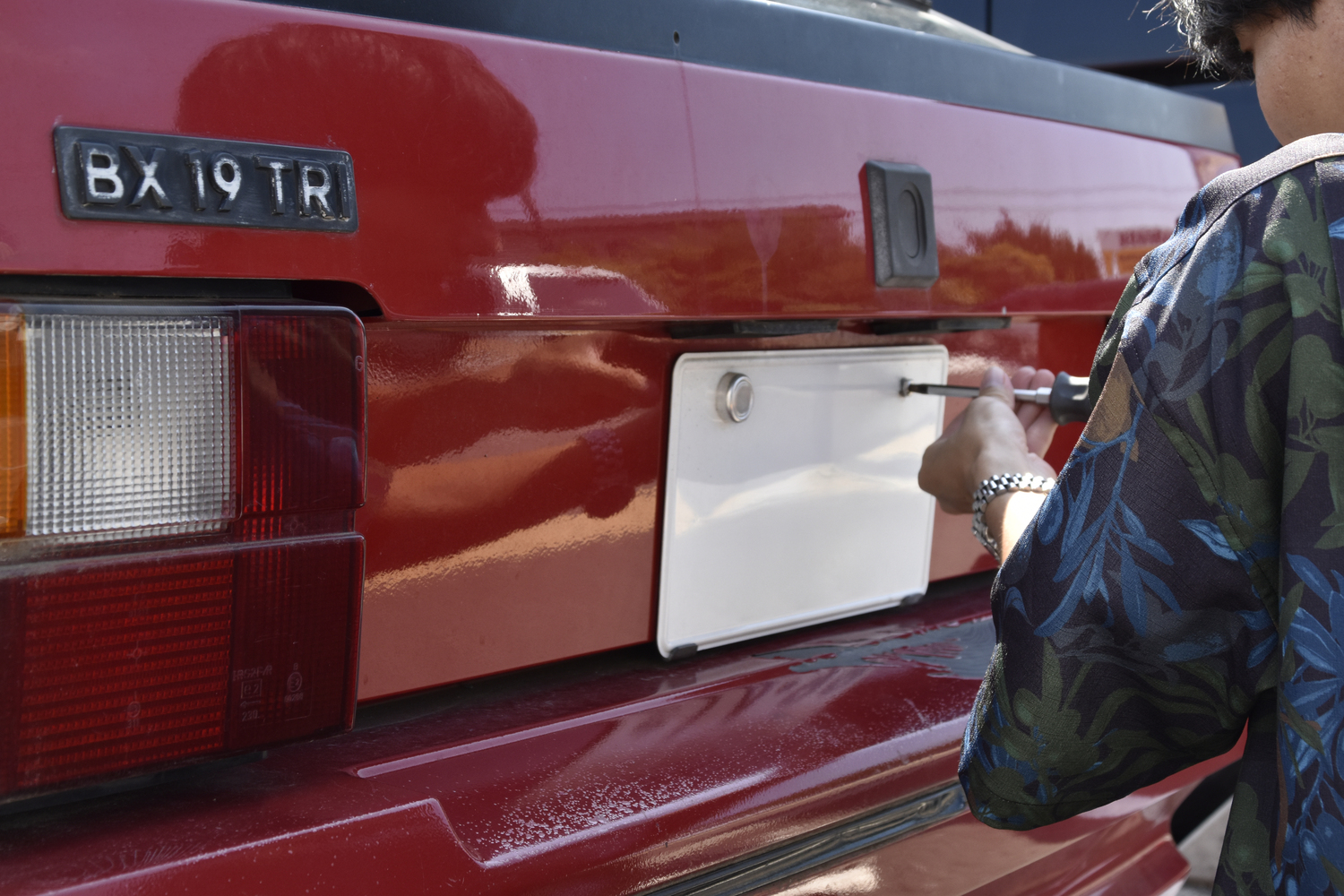 若手編集部員が名義変更のDIYに挑戦 〜 画像2