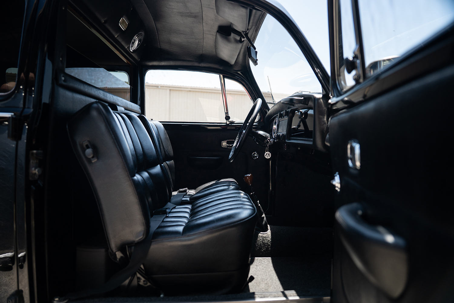VW ビートルリムジンの運転席