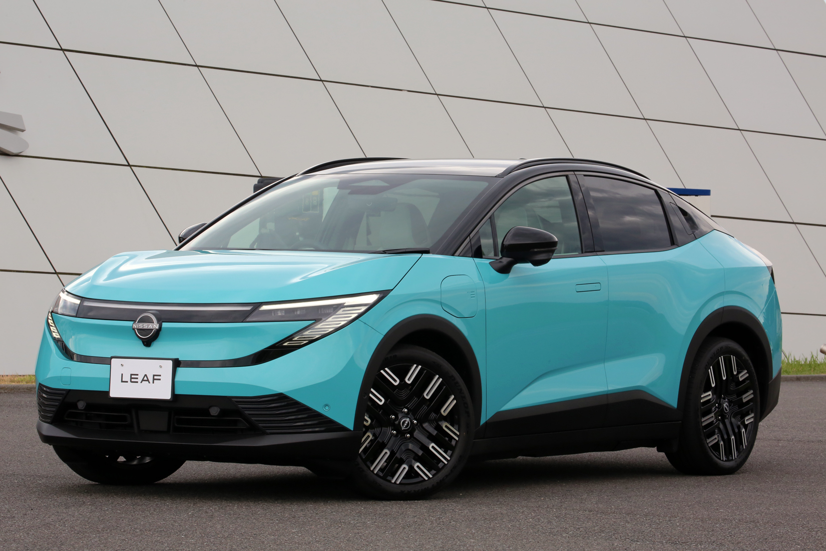 日産 リーフのフロントスタイリング