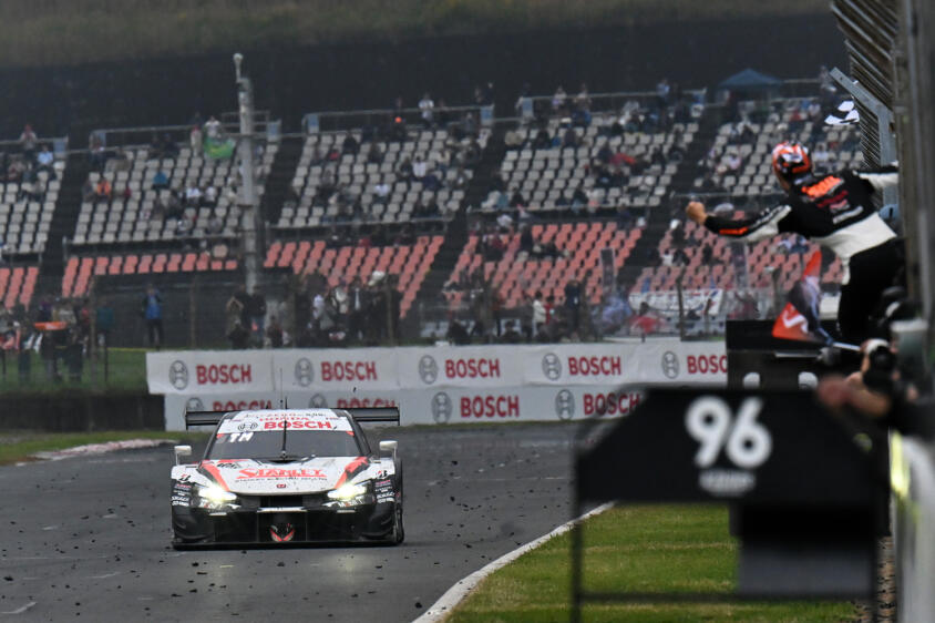 シビックラストイヤーの終盤戦で大逆転劇！　SUPER GT Rd.７にてホンダ勢が表彰台独占の圧倒的強さを見せつけた