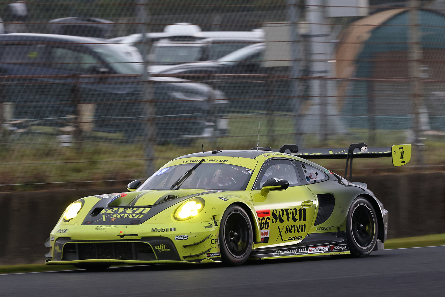666号車seven × seven PORSCHE GT3R